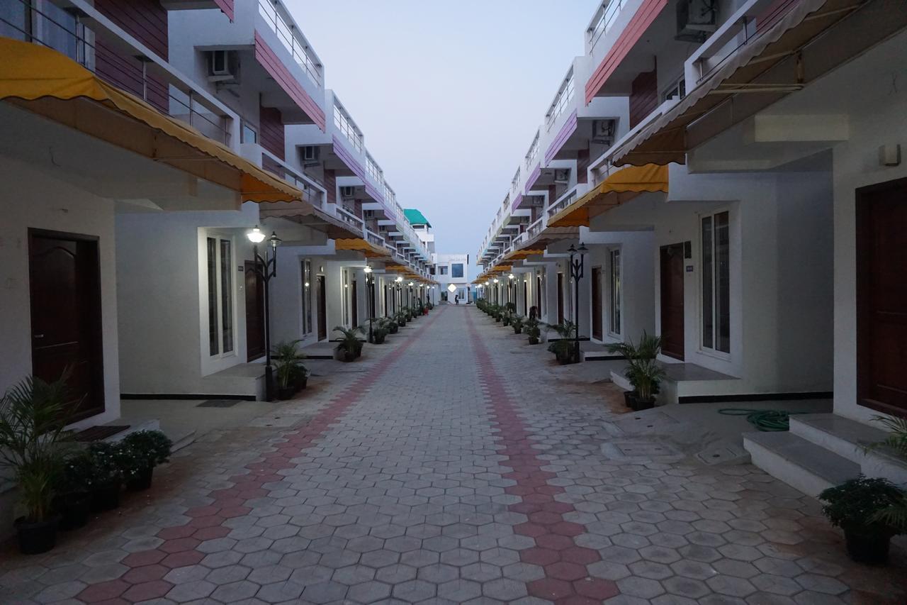 Sea La Vie Covelong Beach Resort Kelambākkam Eksteriør billede
