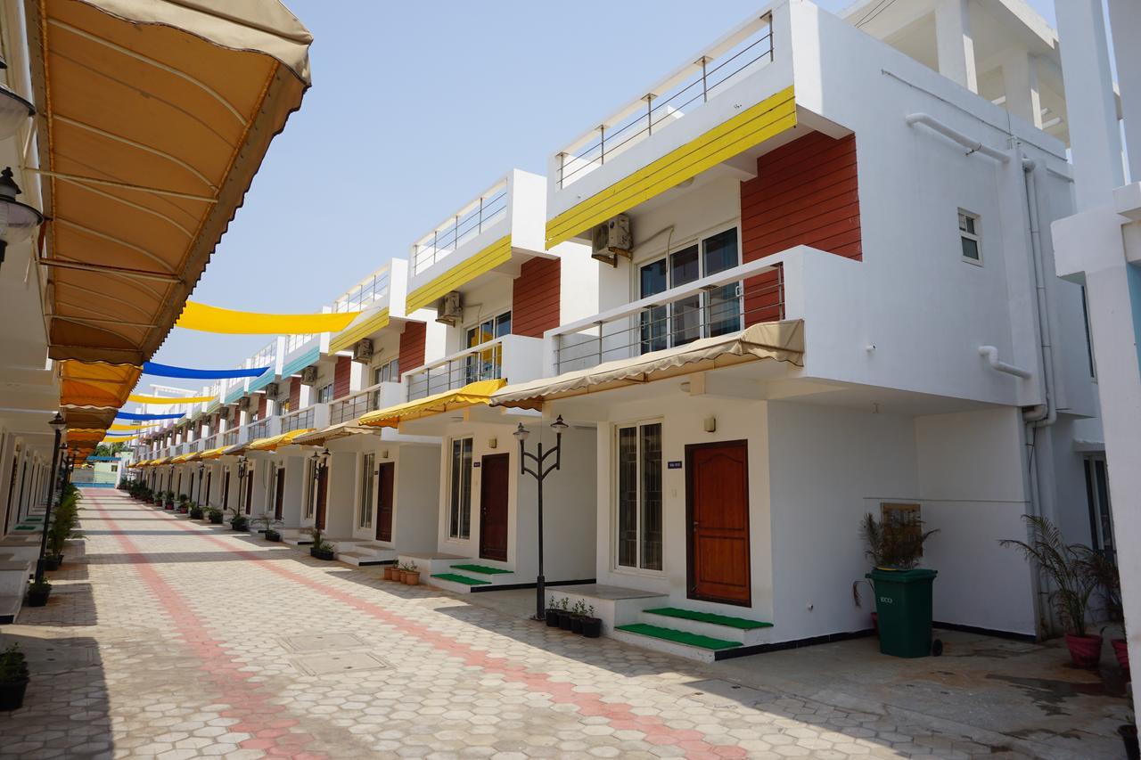 Sea La Vie Covelong Beach Resort Kelambākkam Eksteriør billede