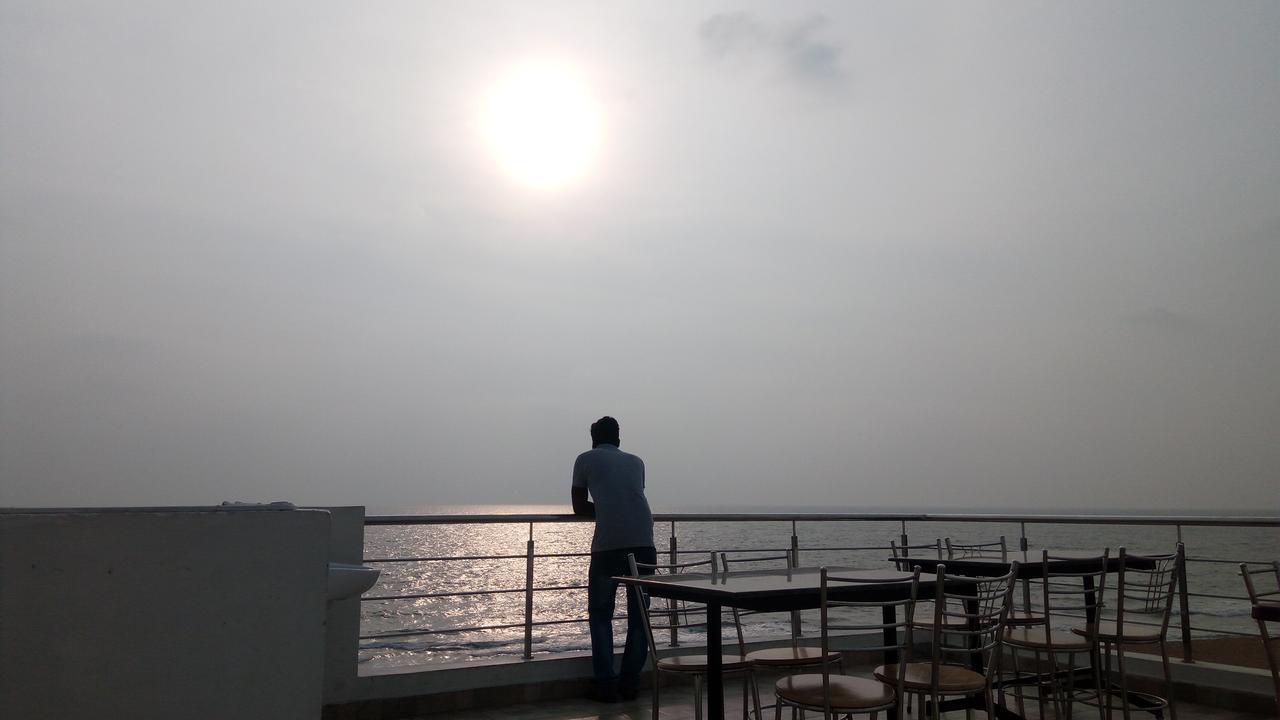 Sea La Vie Covelong Beach Resort Kelambākkam Eksteriør billede